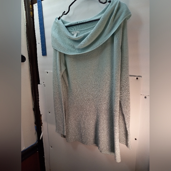 New York & Company Metallic Tunic New Years Christmas Festive Sweater Holiday - Picture 13 of 15